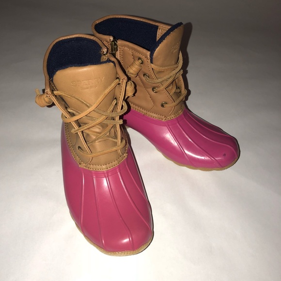 duck boots size 4